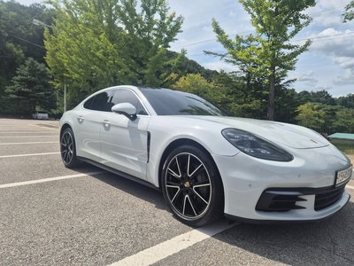 صورة 4 لـ 2018 Porsche PANAMERA