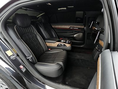 2019 Genesis G90 thumbnail 12