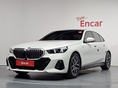 2024 BMW 5 SERIES 照片 1