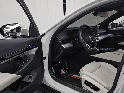 2024 BMW 5 SERIES thumbnail 13