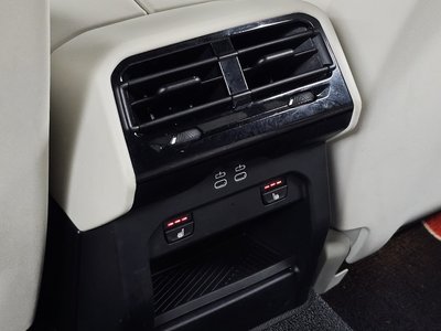 2024 BMW 5 SERIES thumbnail 24