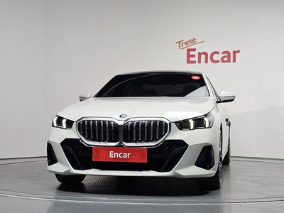 2024 BMW 5 SERIES 照片 2