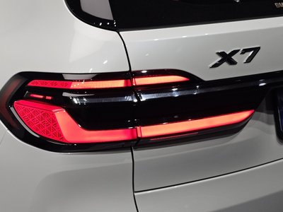 2023 BMW X7 — фото 10