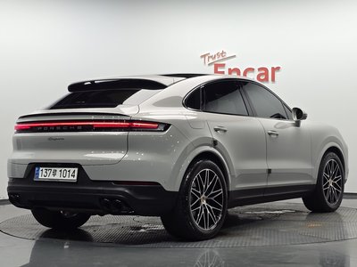 2023 Porsche CAYENNE photo 3