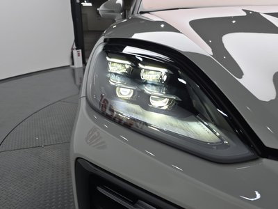 2023 Porsche CAYENNE photo 9