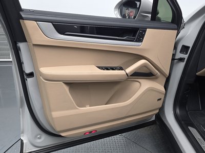 صورة مصغرة 14 لـ 2023 Porsche CAYENNE
