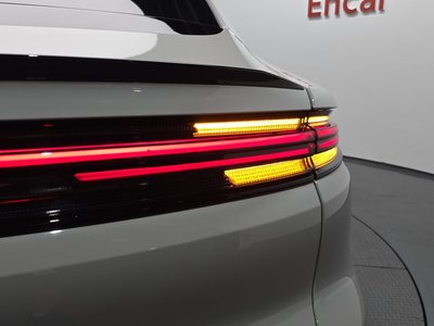 2023 Porsche CAYENNE photo 10