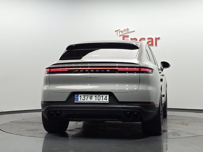 2023 Porsche CAYENNE photo 4