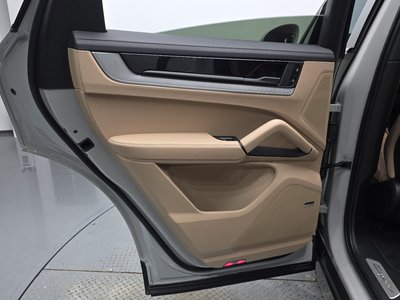 صورة مصغرة 15 لـ 2023 Porsche CAYENNE