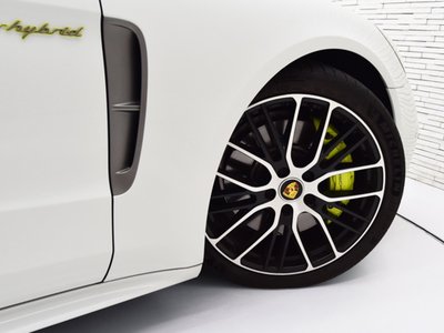 2022 Porsche PANAMERA thumbnail 21
