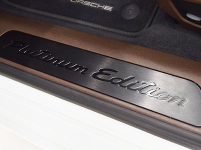 2022 Porsche PANAMERA thumbnail 25