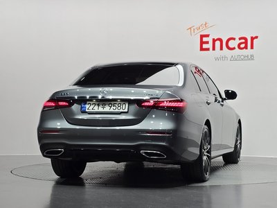 MERCEDES-BENZ E-CLASS - 4