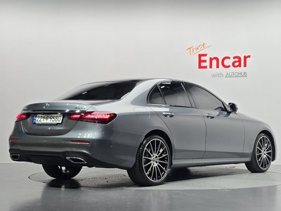 MERCEDES-BENZ E-CLASS - 3