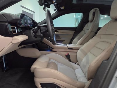 صورة مصغرة 15 لـ 2024 Porsche TAYCAN