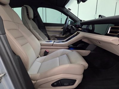 صورة 5 لـ 2024 Porsche TAYCAN
