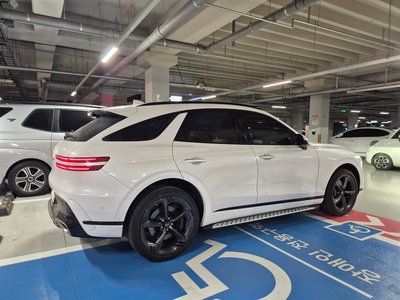 صورة 3 لـ 2026 Genesis GV70