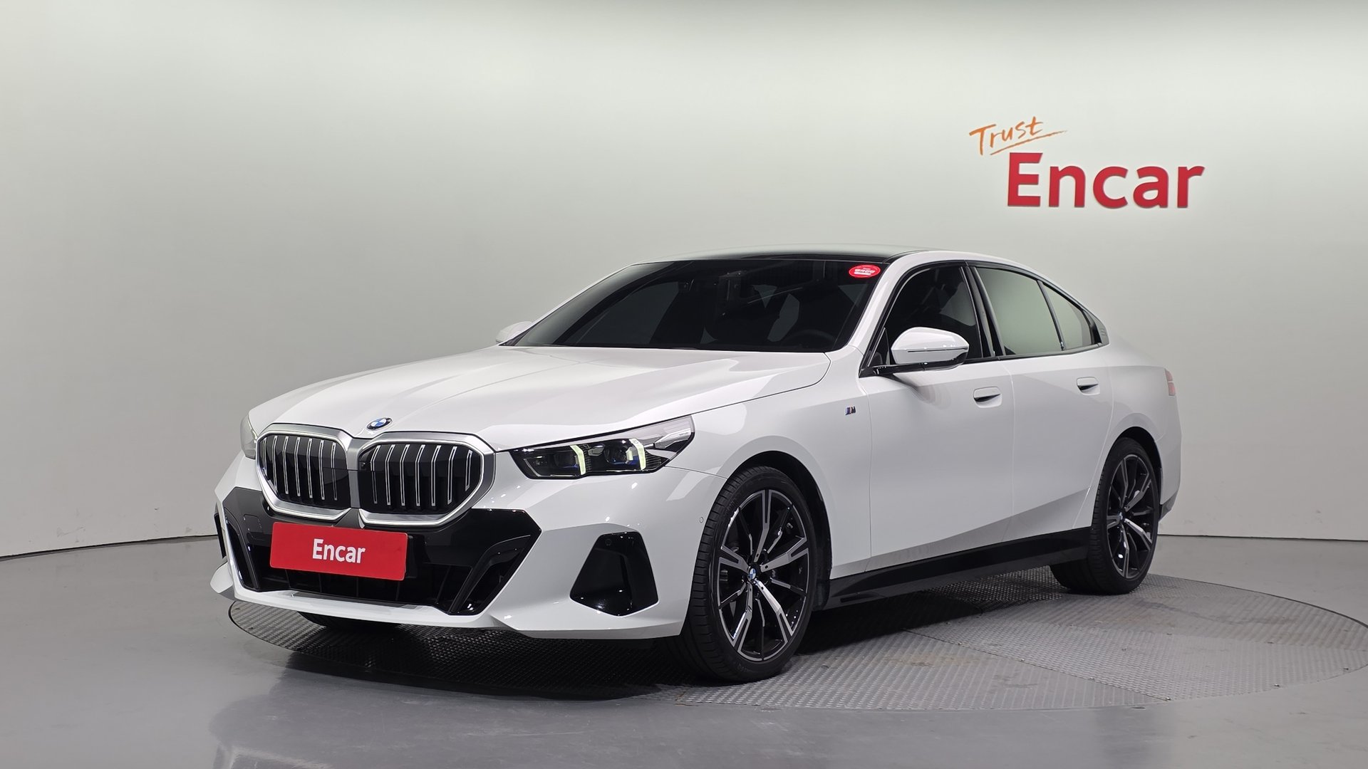 BMW 5 SERIES - View 1