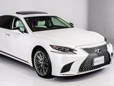 LEXUS LS - 6