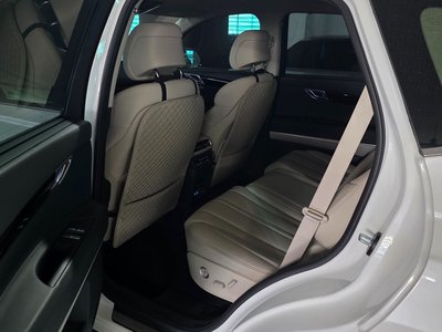 2024 Genesis GV80 photo 9