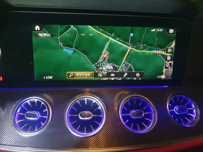MERCEDES-BENZ E-CLASS - 10