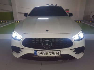 MERCEDES-BENZ E-CLASS - 1
