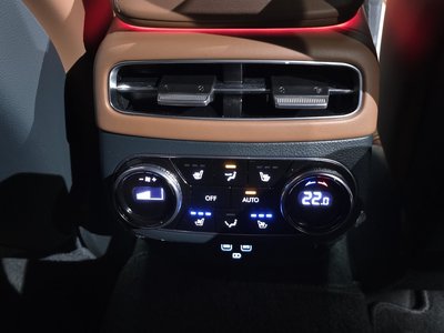 صورة مصغرة 19 لـ 2023 Genesis GV70