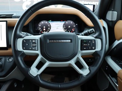 LAND ROVER DEFENDER - 9