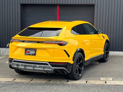 LAMBORGHINI URUS - 7