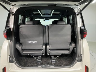 صورة 30 لـ 2023 Toyota VELLFIRE