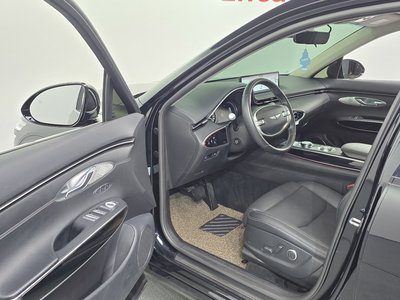 صورة 10 لـ 2021 Genesis GV70
