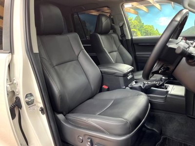 TOYOTA LAND CRUISER PRADO - 8