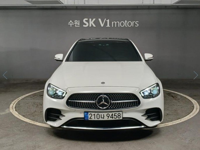 MERCEDES-BENZ E-CLASS - View 1