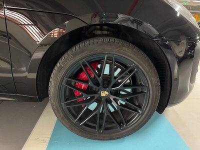 PORSCHE MACAN - 8