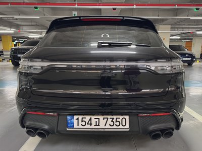 PORSCHE MACAN - 4