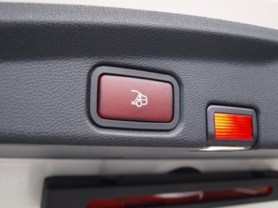 2018 Mercedes-BENZ E-CLASS 缩略图 22