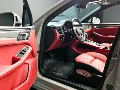 PORSCHE MACAN - 10
