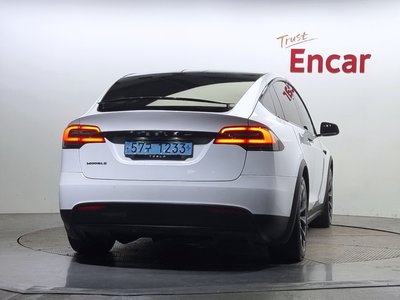 TESLA MODEL X - 3