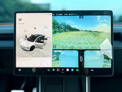 2025 Tesla MODEL Y thumbnail 16