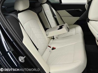 2025 BMW 5 SERIES — миниатюра 12