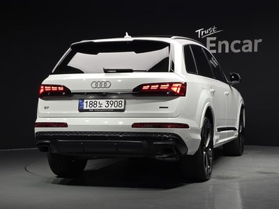 صورة 4 لـ 2025 AUDI Q7