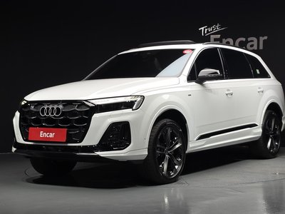 صورة 1 لـ 2025 AUDI Q7