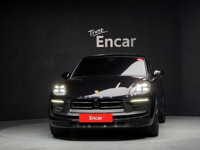 PORSCHE MACAN - 2