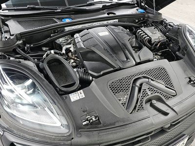 PORSCHE MACAN - 7