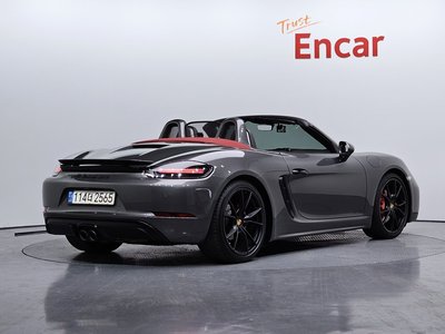 PORSCHE 718 BOXSTER - 4