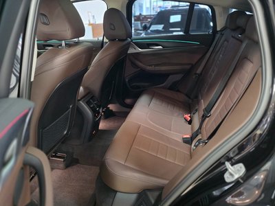 صورة 10 لـ 2025 BMW X4