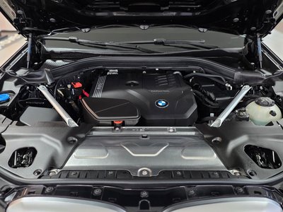صورة 7 لـ 2025 BMW X4