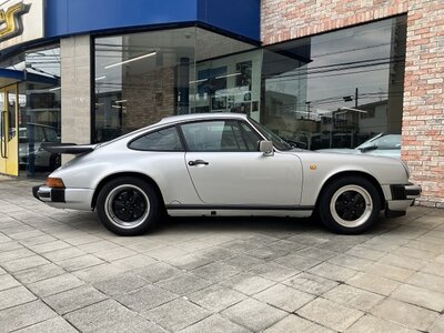PORSCHE 911 - 4