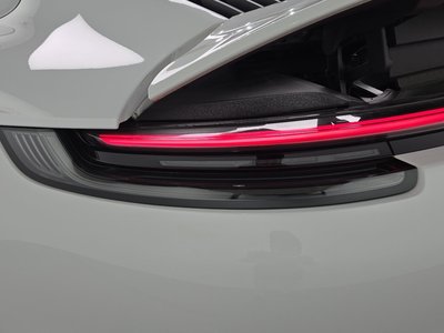 صورة 10 لـ 2023 Porsche 911