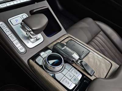 2020 Genesis G90 — фото 9