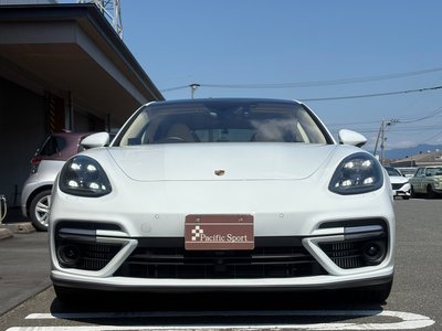 PORSCHE PANAMERA - 4